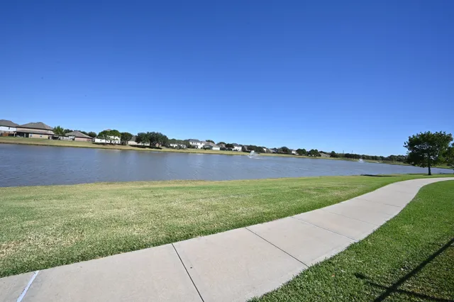 $318,000 | 3111 Keystone Square Lane, Rosenberg, TX 77471