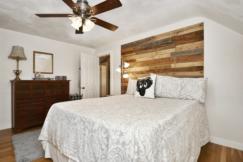 19 Hartford Road Worcester, MA 01606 - Photo 17 of 27