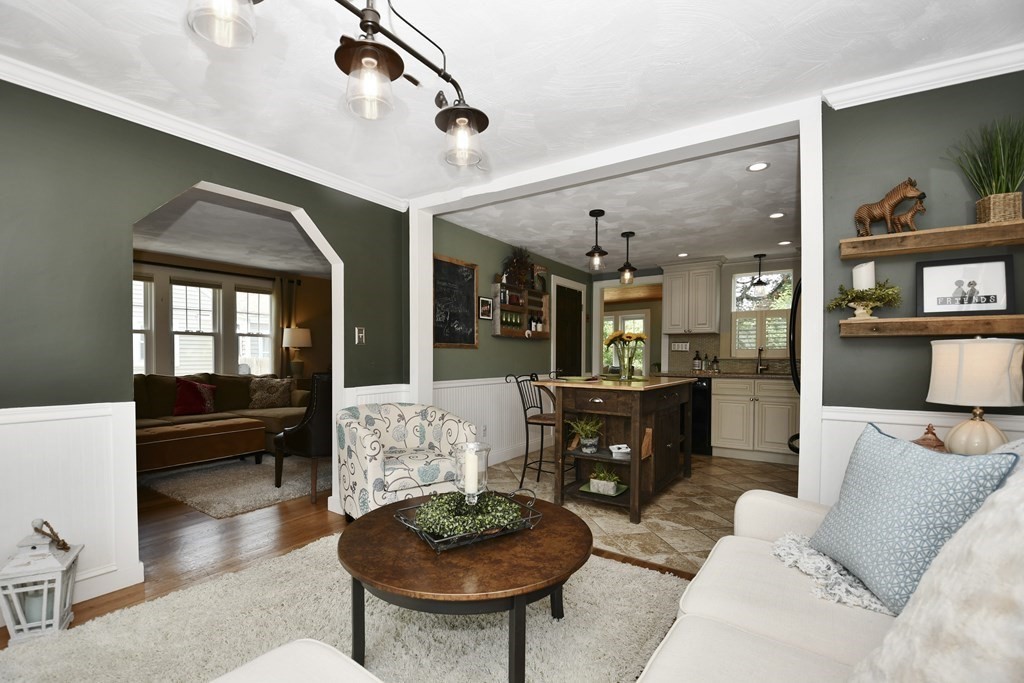 19 Hartford Road Worcester, MA 01606 - Photo 10 of 27