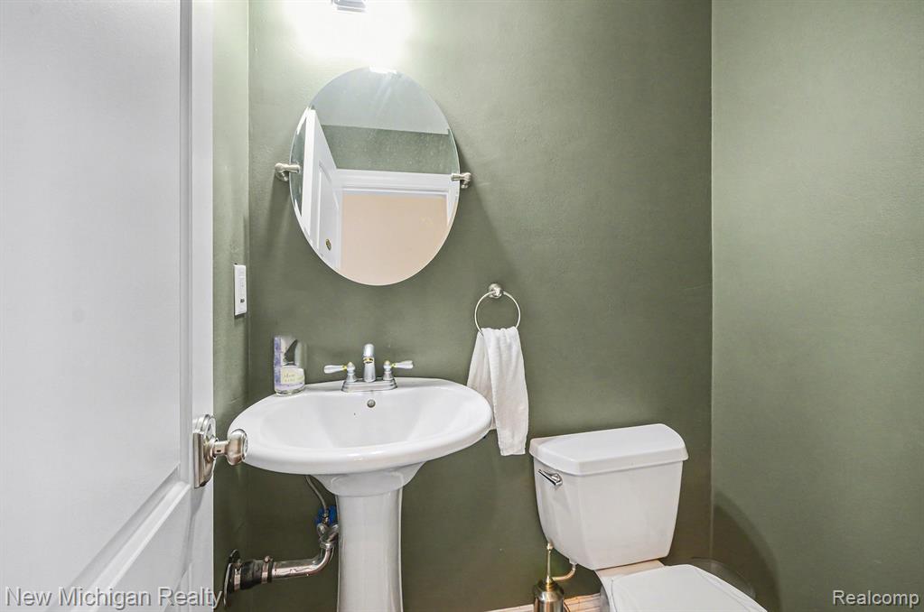 2270 Hillendale Drive Rochester Hills, MI 48309 - Photo 21 of 33