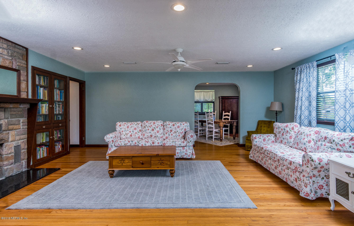 6349 Smallwood Road Jacksonville, FL 32216 - Photo 7 of 36 Living Rm 1