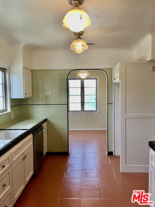 1180 Hi Point Street Los Angeles, CA 90035 - Photo 14 of 30