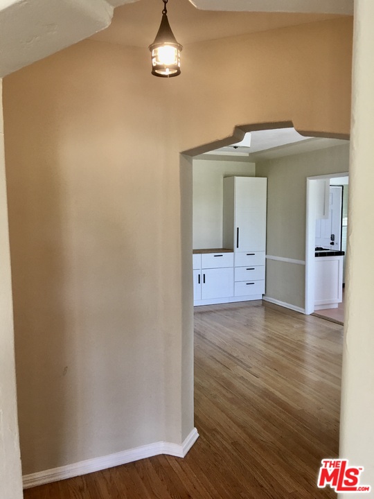 1180 Hi Point Street Los Angeles, CA 90035 - Photo 8 of 30