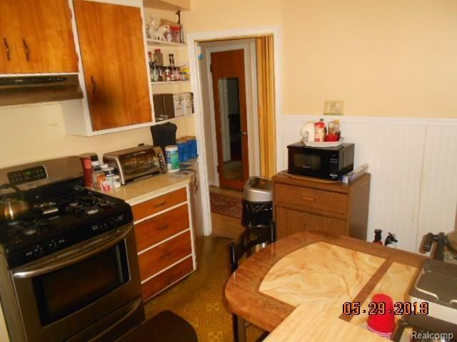 17160 Sunderland Road Detroit, MI 48219 - Photo 8 of 25 DSCN9345.JPG
