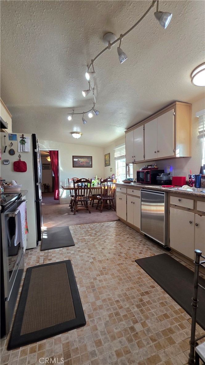 47527 Silver Valley Road Newberry Springs, CA 92365 - Photo 13 of 70
