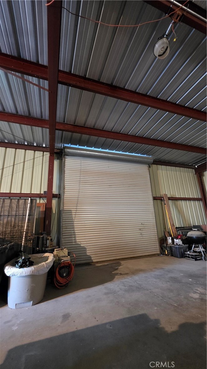 47527 Silver Valley Road Newberry Springs, CA 92365 - Photo 54 of 70 Chain drive roll up door