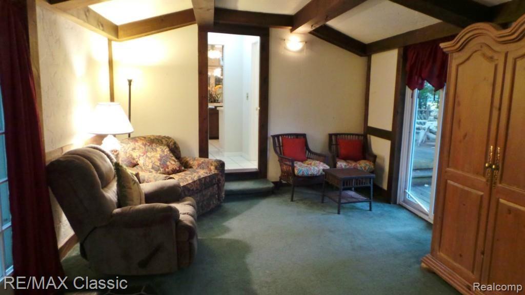 2218 Lone Tree Road Highland, MI 48357 - Photo 17 of 25 Family room