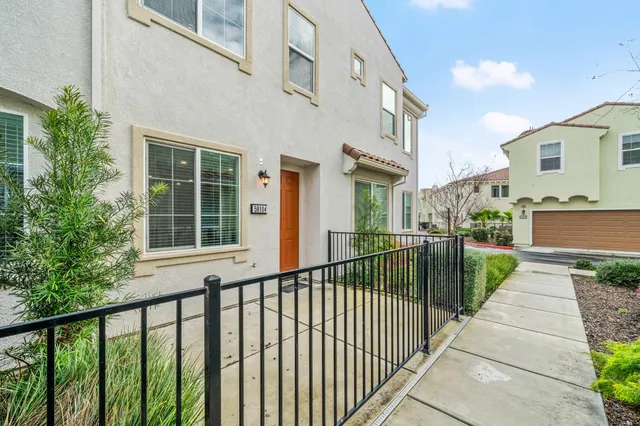 $385,000 | 5301 East Commerce Way, Unit 58104, Sacramento, CA 95835