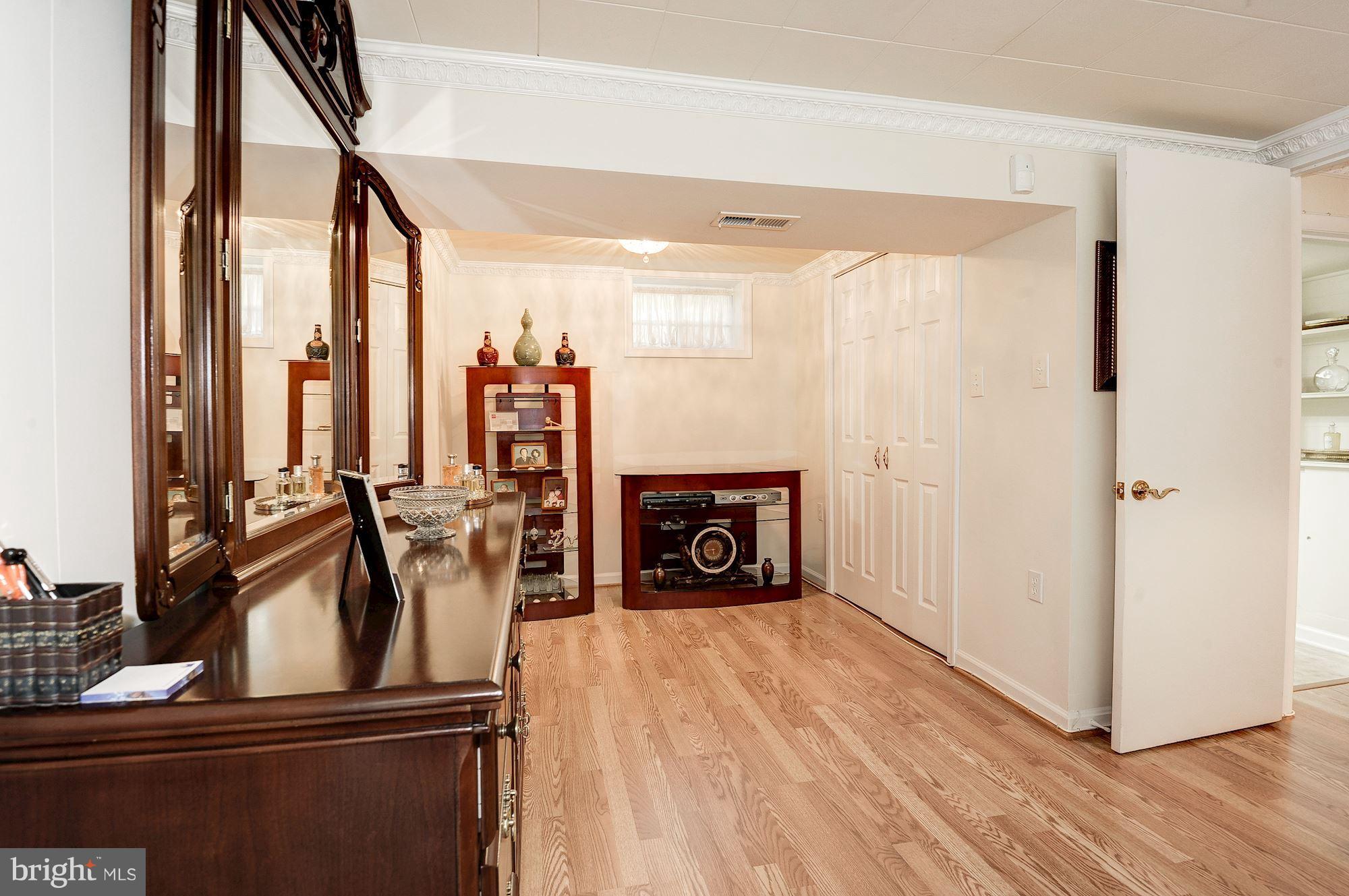 2902 Pine Spring Road Falls Church, VA 22042 - Photo 18 of 30 Bedroom (Master)