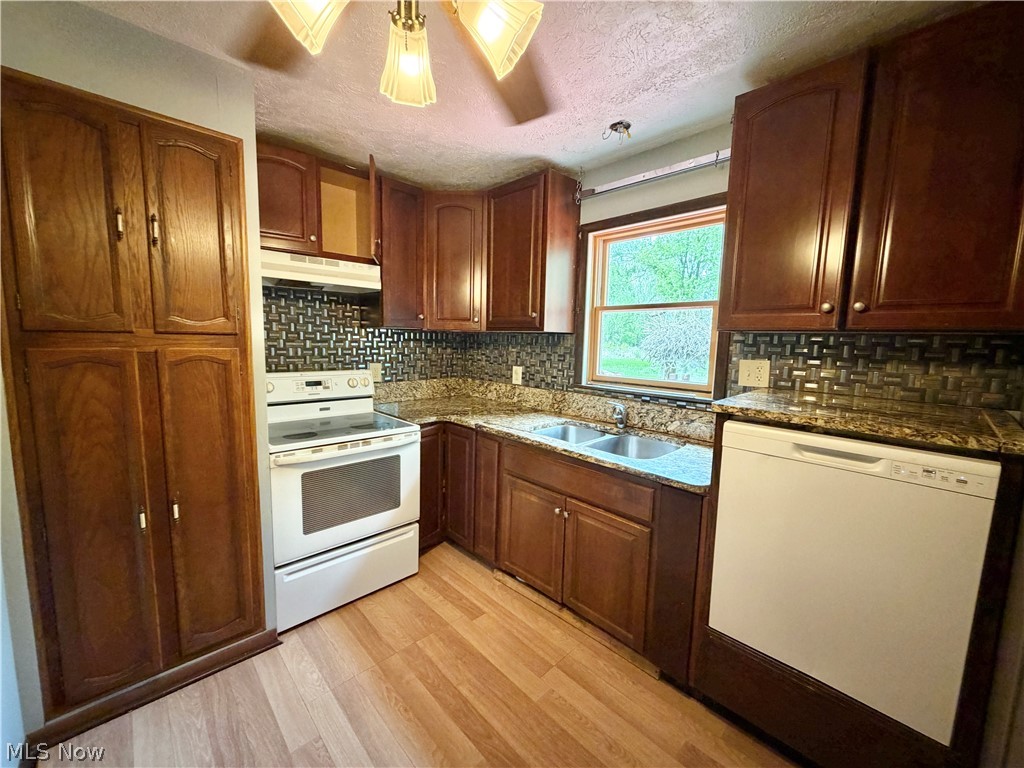 3948 Carson Salt Springs Road Newton Falls, OH 44444 - Photo 4 of 14