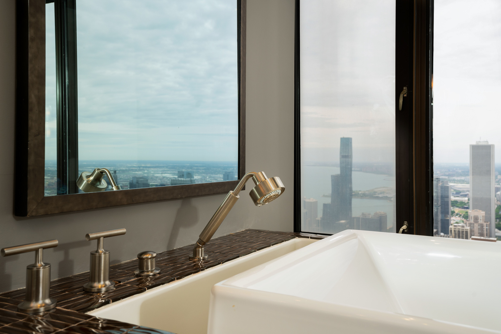 175 East Delaware Place, Unit 9210 Chicago, IL 60611 - Photo 54 of 66