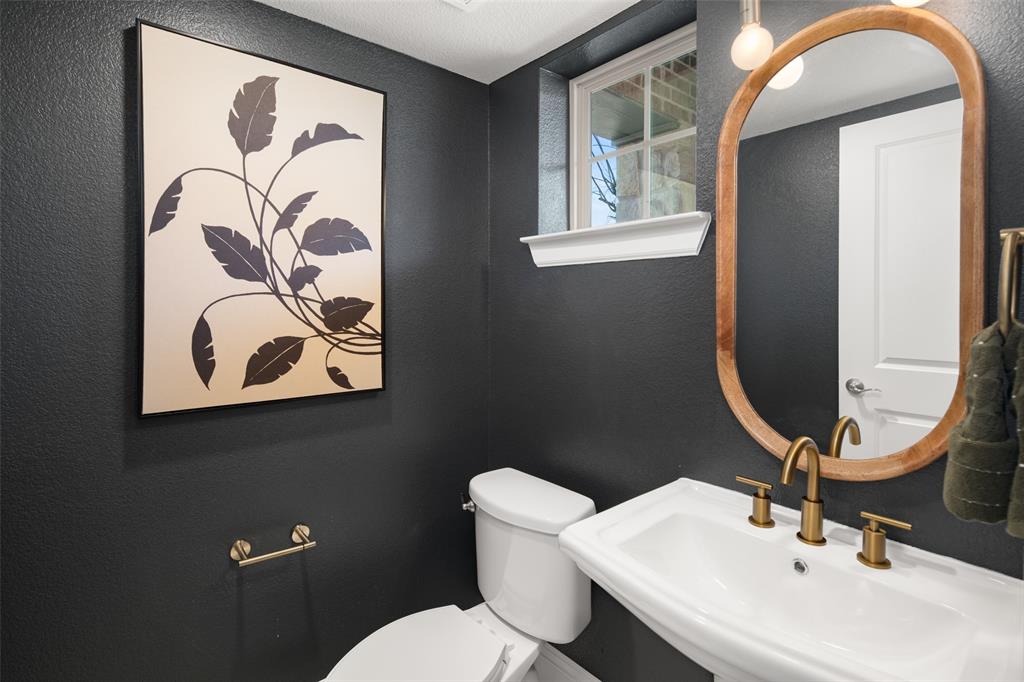 6200 Exeter Avenue McKinney, TX 75070 - Photo 17 of 35 Half Bath on 1st floor