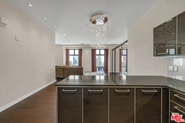 $780,000 | 801 South Grand Avenue, Unit 2202, Los Angeles, CA 90017