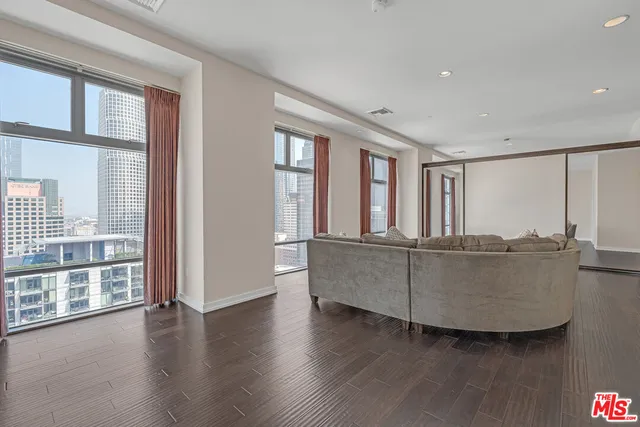 $780,000 | 801 South Grand Avenue, Unit 2202, Los Angeles, CA 90017