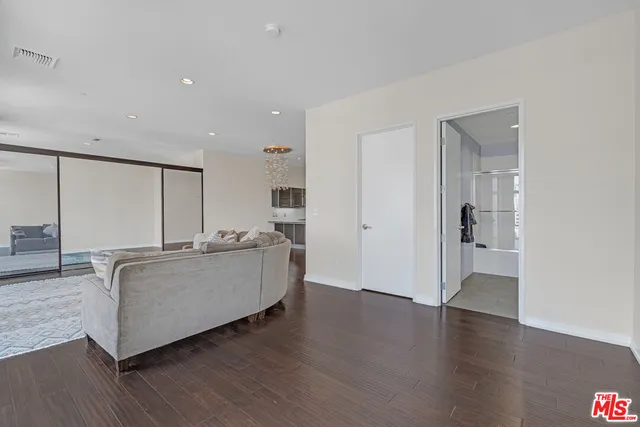 $780,000 | 801 South Grand Avenue, Unit 2202, Los Angeles, CA 90017