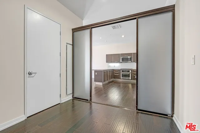 $780,000 | 801 South Grand Avenue, Unit 2202, Los Angeles, CA 90017