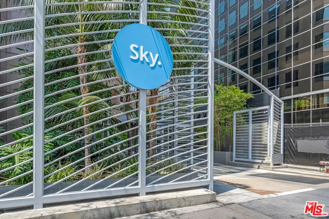 $780,000 | 801 South Grand Avenue, Unit 2202, Los Angeles, CA 90017