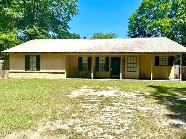 $189,900 | 206 Glenwood Drive, Carriere, MS 39426