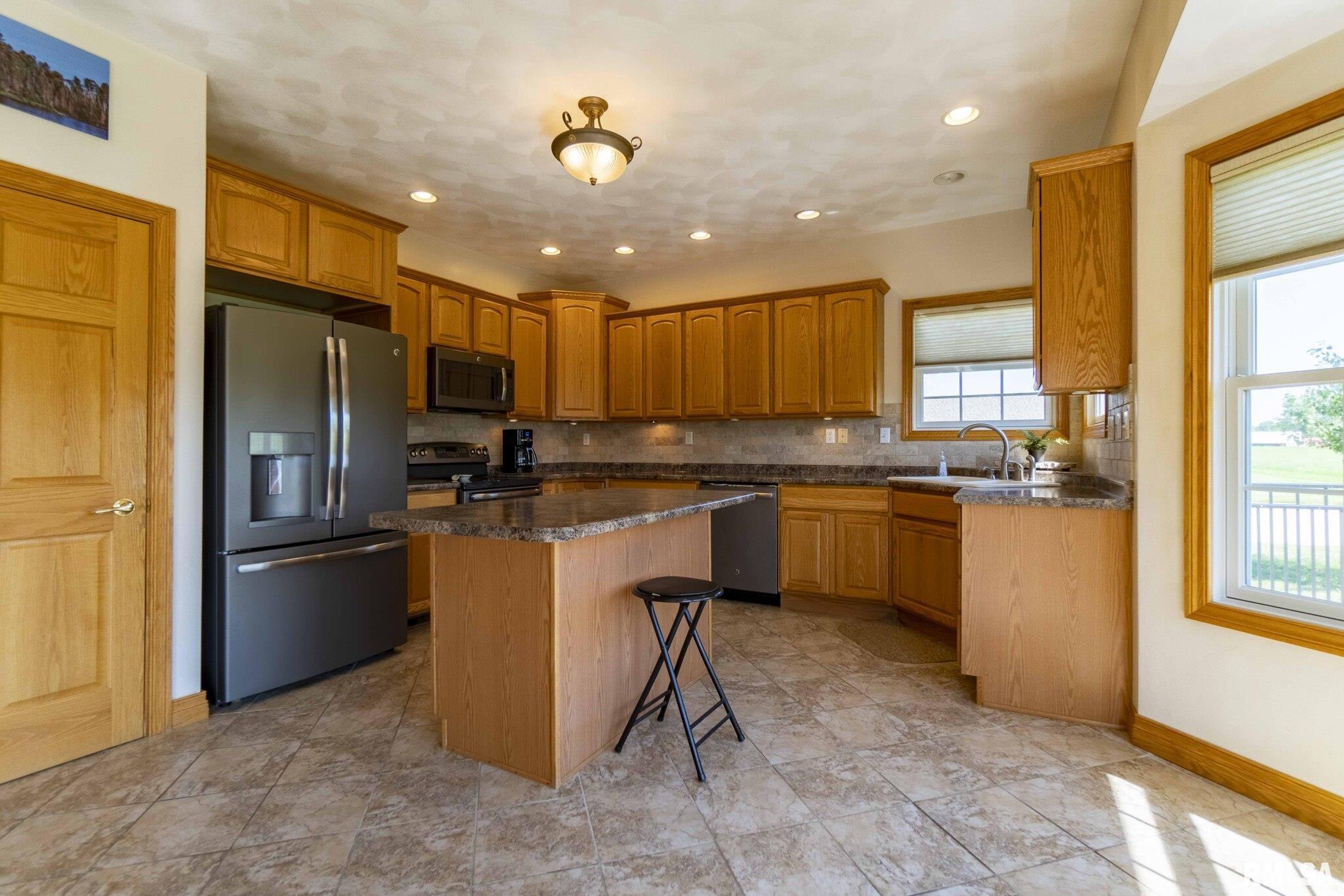 4006 South Sheffield Road Bartonville, IL 61607 - Photo 13 of 36 Gallery Image 13