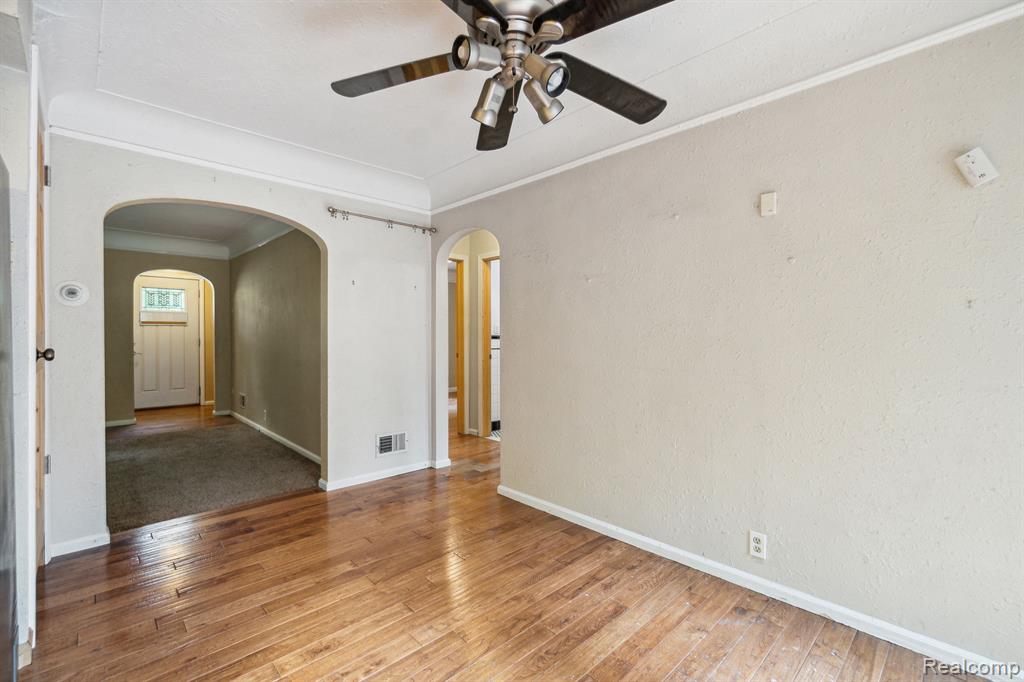 4311 Fenton Road Flint, MI 48529 - Photo 16 of 39