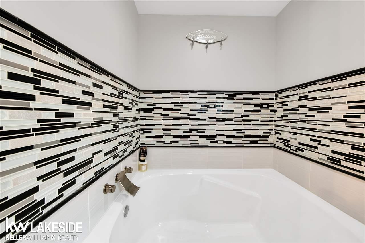 41930 Utica Road Sterling Heights, MI 48313 - Photo 22 of 32 Gallery Image 22