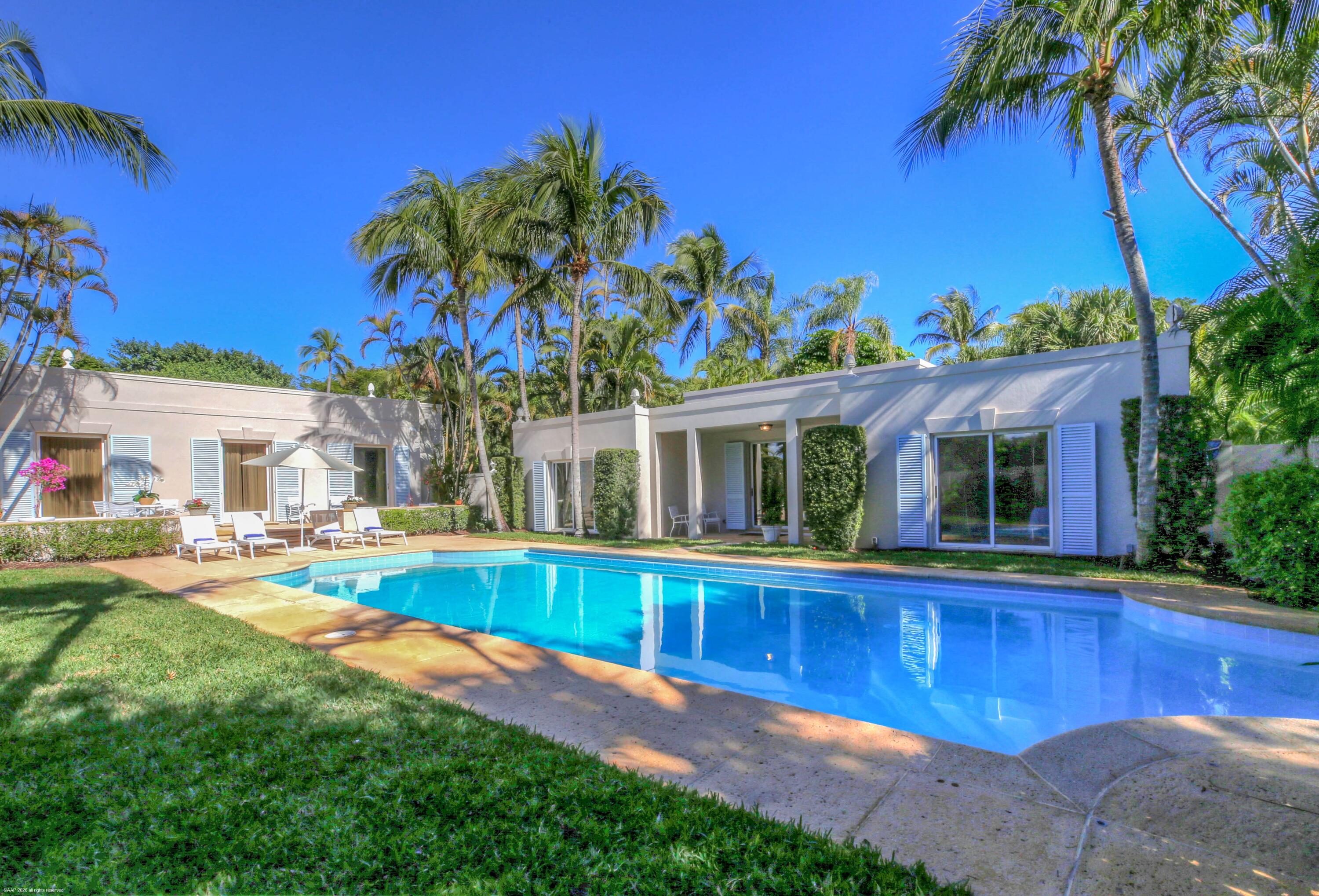 30 Gomez Road Jupiter Island, FL 33455 - Photo 6 of 30 front view of a house with a yard