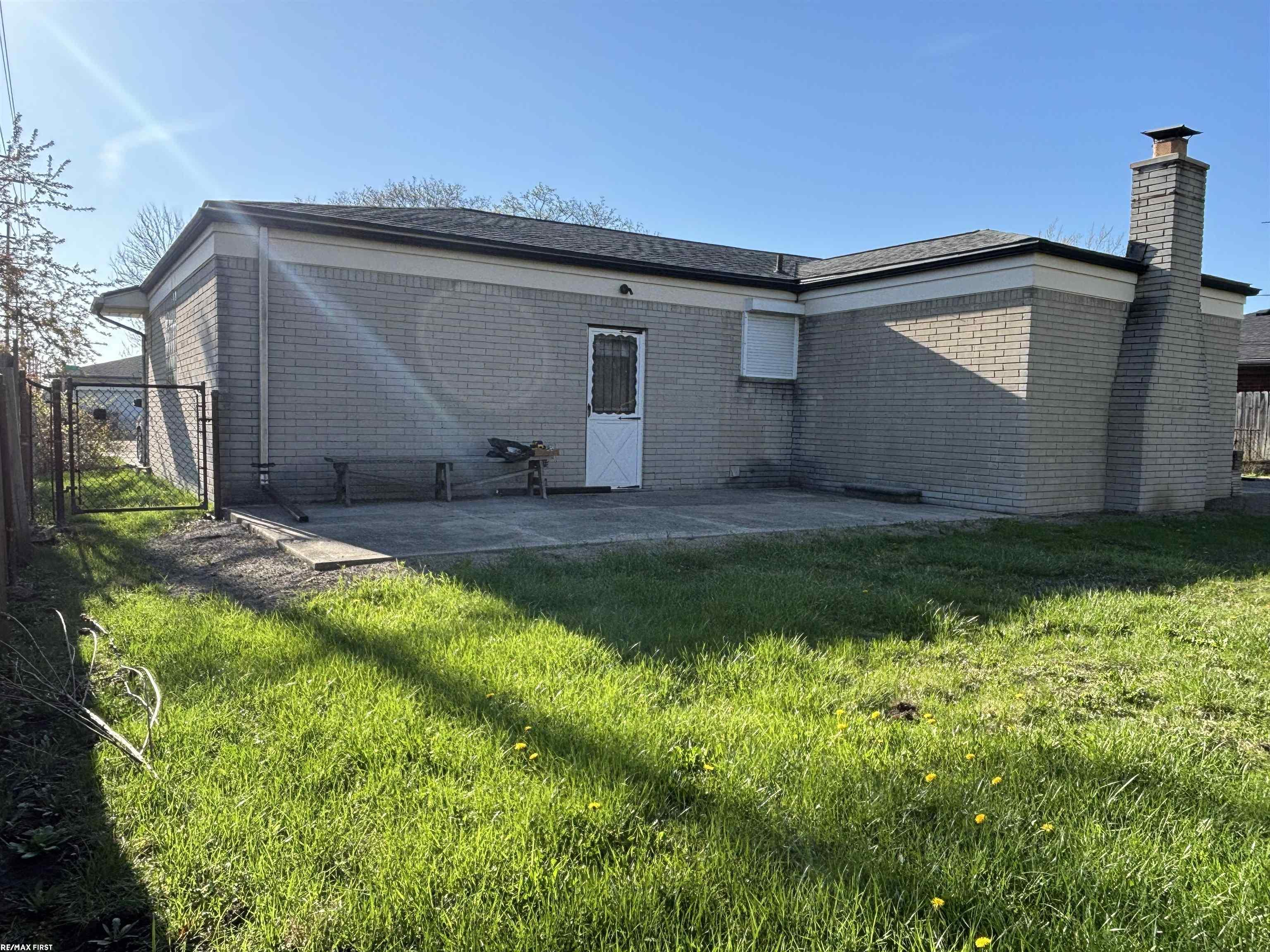25002 Rubin Road Warren, MI 48089 - Photo 27 of 30 50138849-3bd6a708-0078-4aa0-bb3e-378439d6b76a.JPG