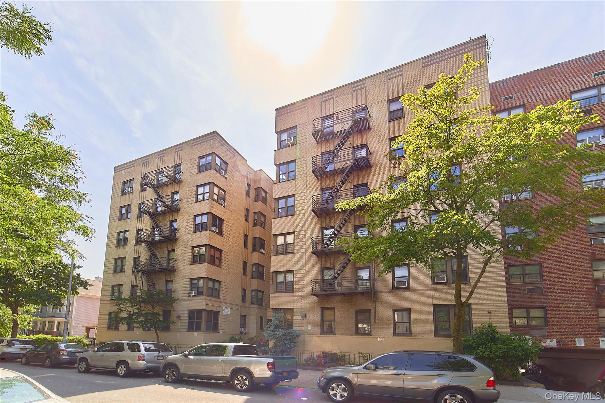 2962 Decatur Avenue, Unit 4D Bronx, NY 10458 - Photo 3 of 21 a building view