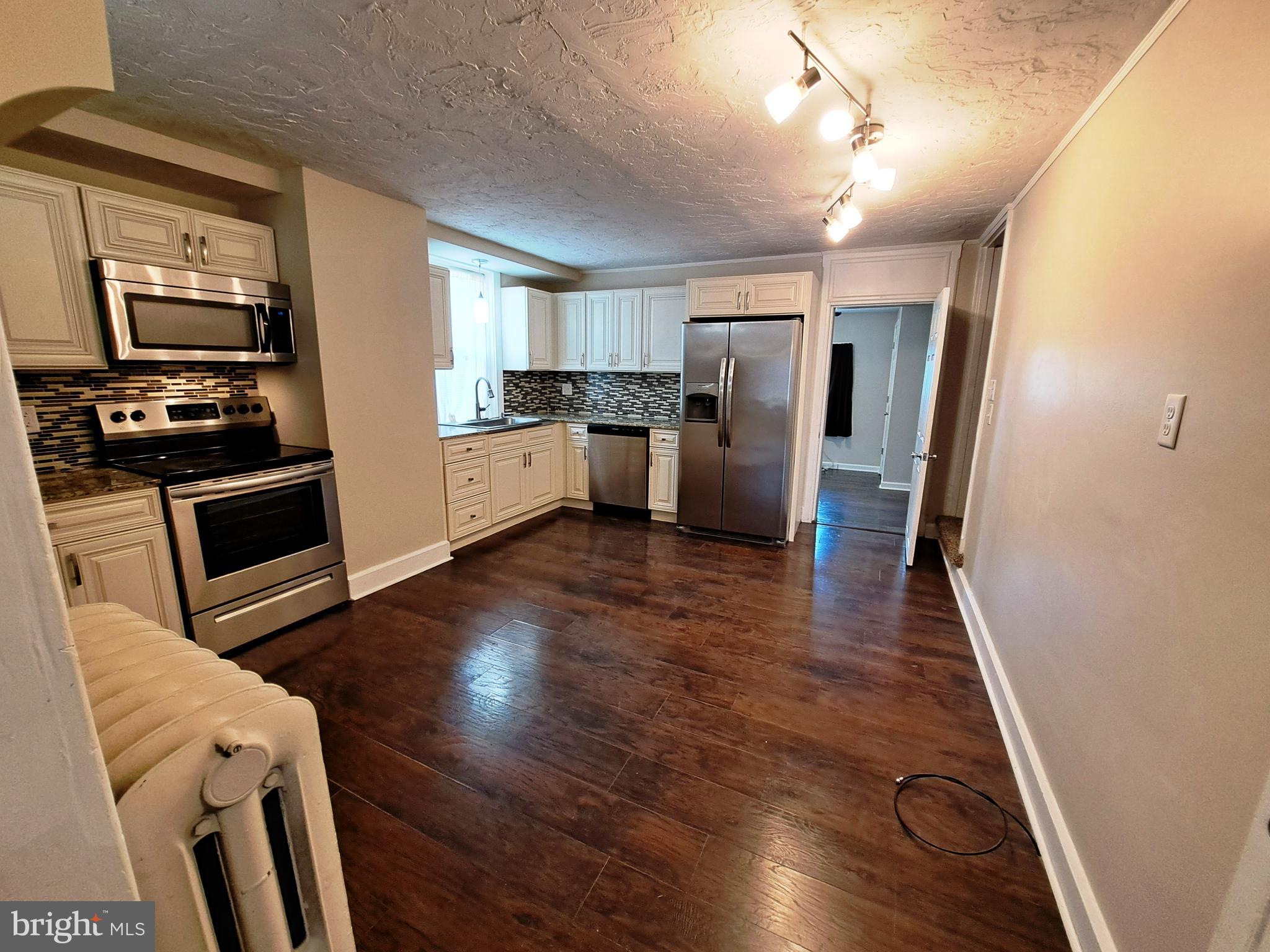 213 North Main Street Jacobus, PA 17407 - Photo 5 of 35 Large Updated Kitchen