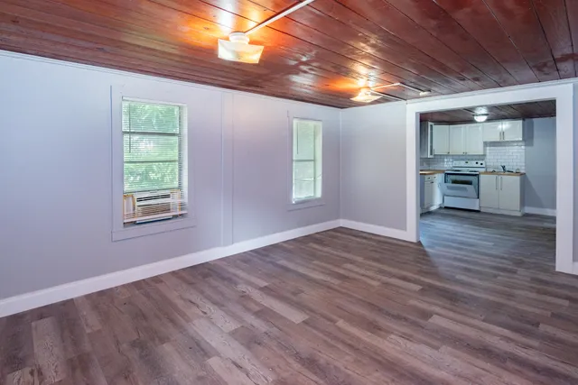 $2,250 | 526 22nd Street, West Palm Beach, FL 33407