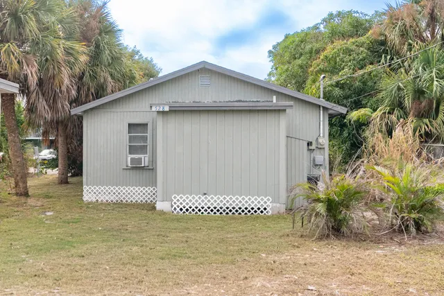 $2,250 | 526 22nd Street, West Palm Beach, FL 33407