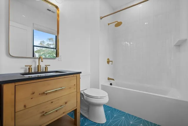 $1,799,000 | 1917 Commonwealth Avenue, Unit 1917, Newton, MA 02466