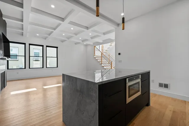 $1,799,000 | 1917 Commonwealth Avenue, Unit 1917, Newton, MA 02466