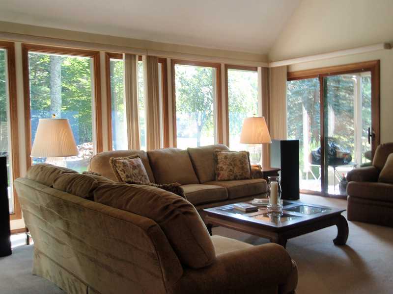 381 Weaver Hill Road Coventry, RI 02816 - Photo 21 of 24 Living Room.
