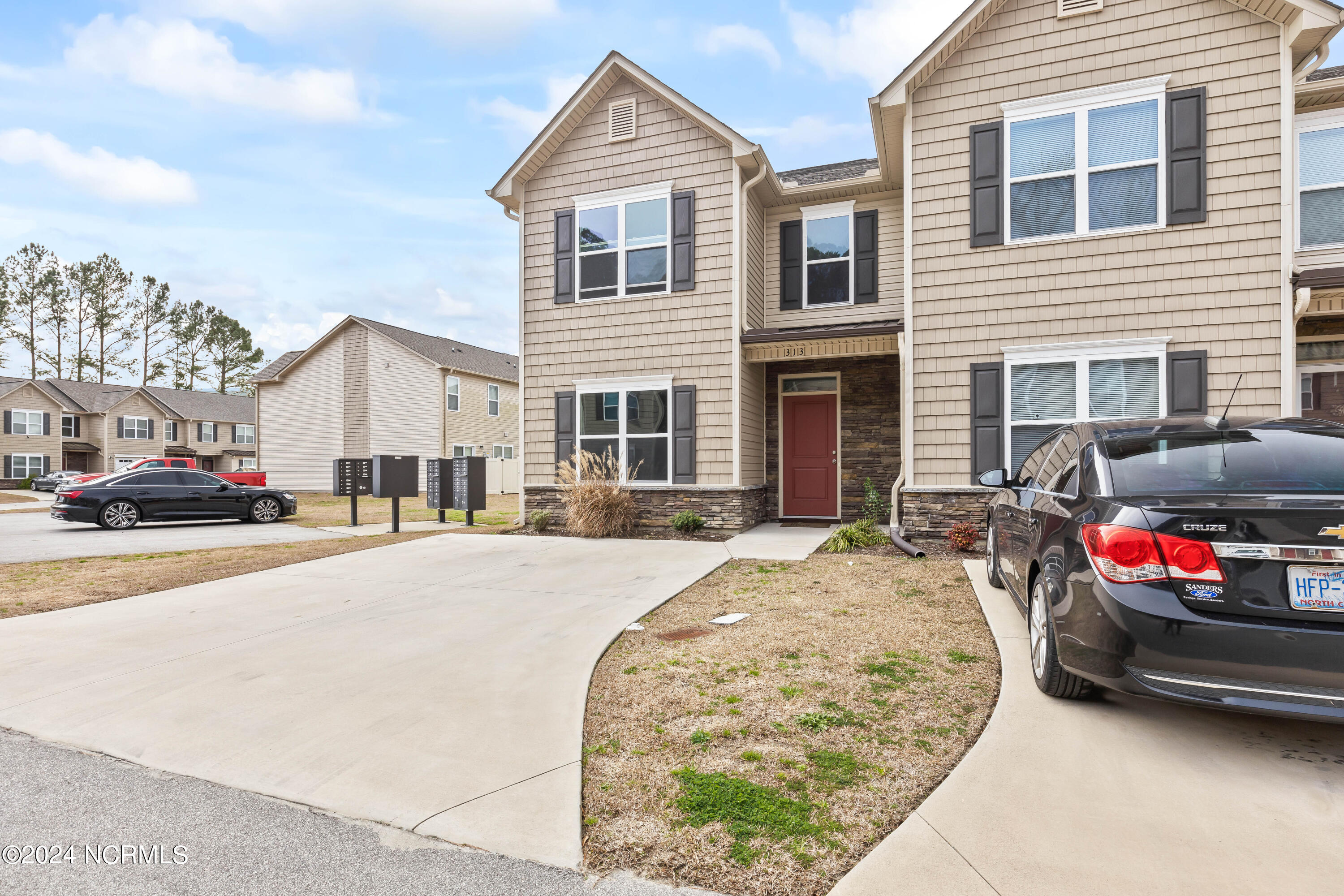 313 Glenellen Loop Road Midway Park, NC 28544 - Photo 3 of 23 3