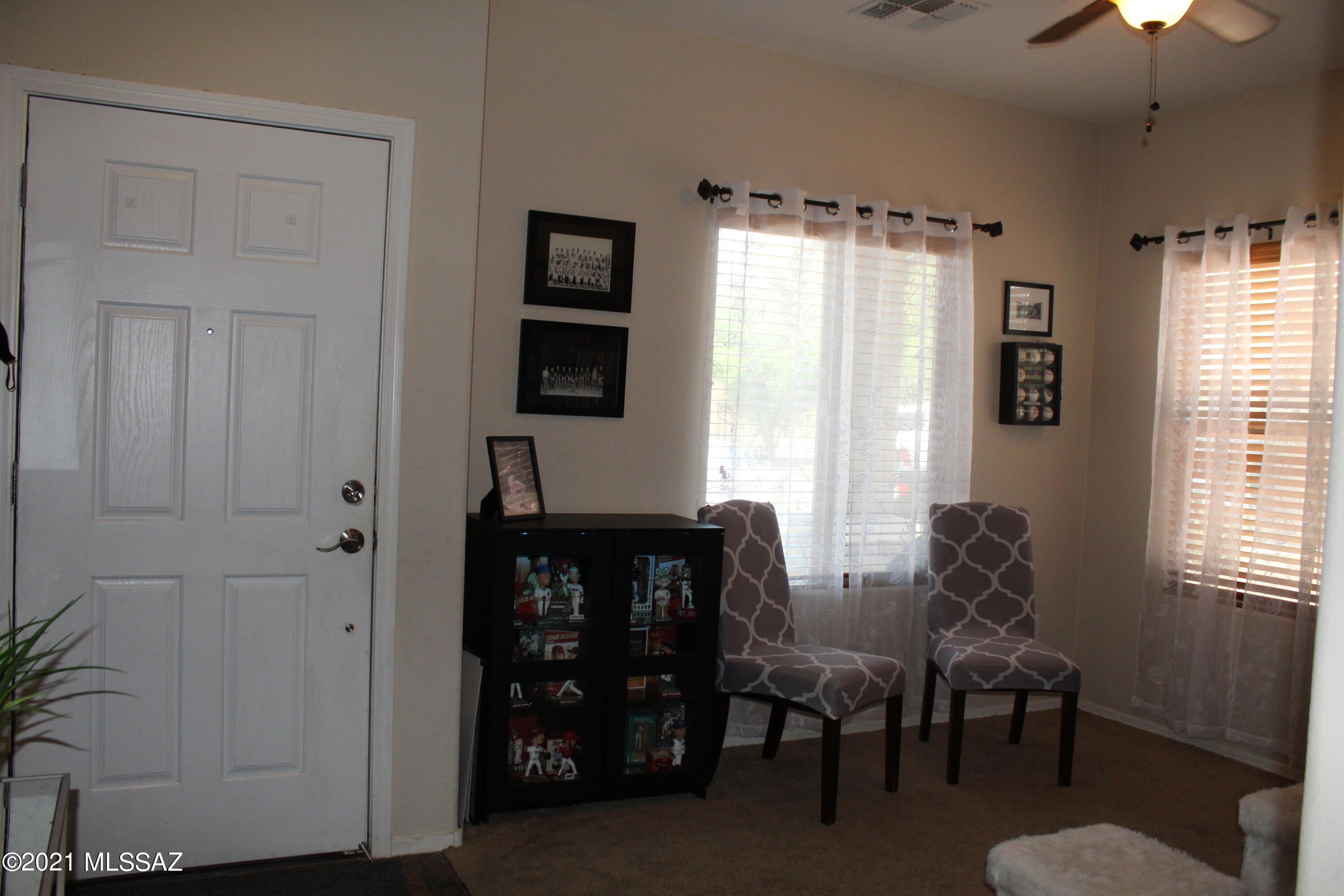 20951 East Reunion Road Red Rock, AZ 85145 - Photo 5 of 35 a dining room with furniture and window