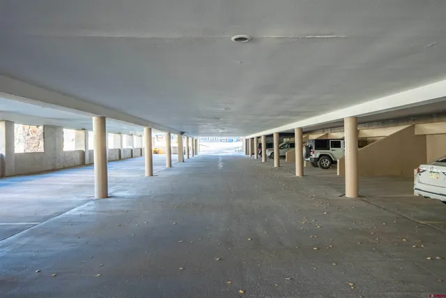 a view of livingroom with furniture