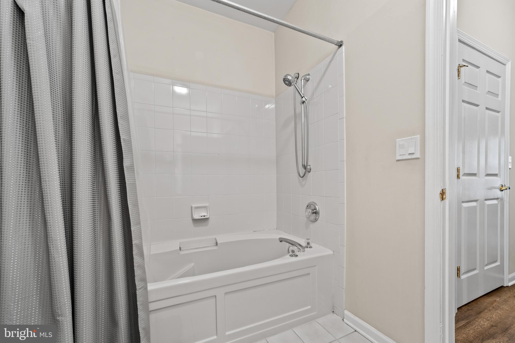 51 Kyle Way Ewing, NJ 08628 - Photo 17 of 25
