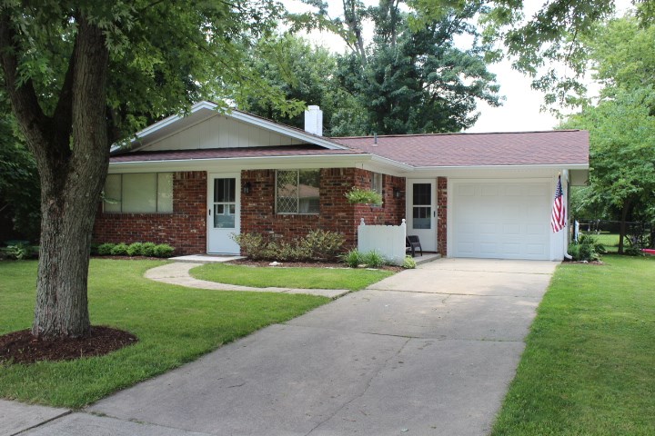 1913 South York Road Yorktown, IN 47396 - Photo 1 of 20 Gallery Image 1