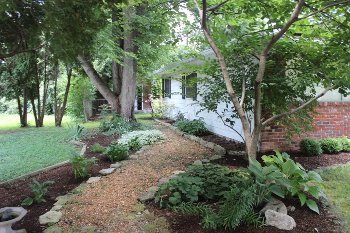 1913 South York Road Yorktown, IN 47396 - Photo 3 of 20 Gallery Image 3