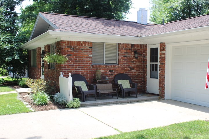 1913 South York Road Yorktown, IN 47396 - Photo 4 of 20 Gallery Image 4
