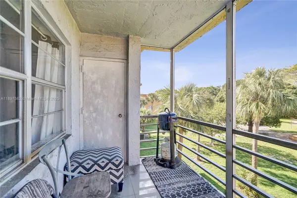 $185,000 | 4314 Northwest 9th Avenue, Unit 33D, Deerfield Beach, FL 33064