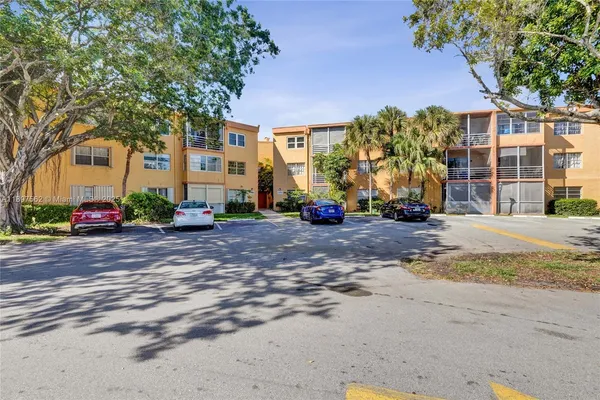 $185,000 | 4314 Northwest 9th Avenue, Unit 33D, Deerfield Beach, FL 33064