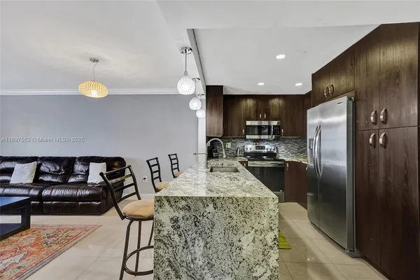 $185,000 | 4314 Northwest 9th Avenue, Unit 33D, Deerfield Beach, FL 33064