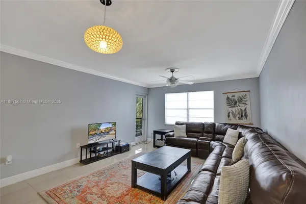 $185,000 | 4314 Northwest 9th Avenue, Unit 33D, Deerfield Beach, FL 33064