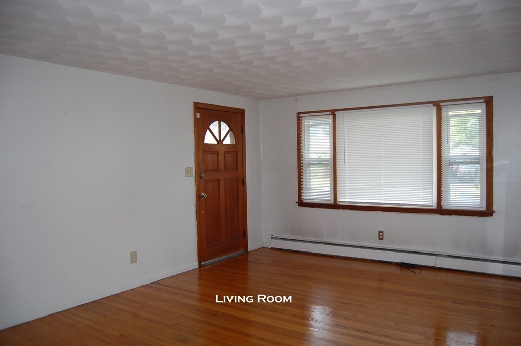 81 Rowland Street Springfield, MA 01107 - Photo 9 of 28 Gallery Image 9