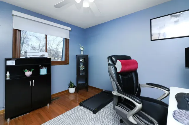 $465,000 | 1580 College Lane South, Wheaton, IL 60189