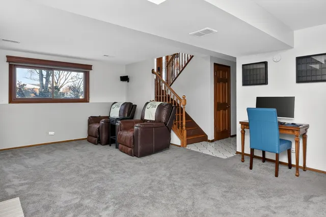 $465,000 | 1580 College Lane South, Wheaton, IL 60189