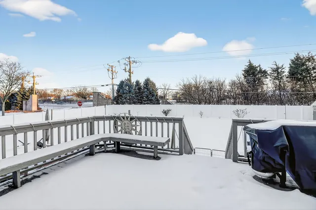 $465,000 | 1580 College Lane South, Wheaton, IL 60189