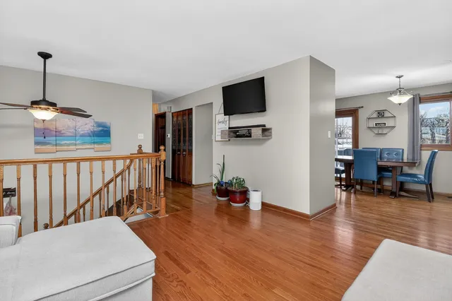 $465,000 | 1580 College Lane South, Wheaton, IL 60189